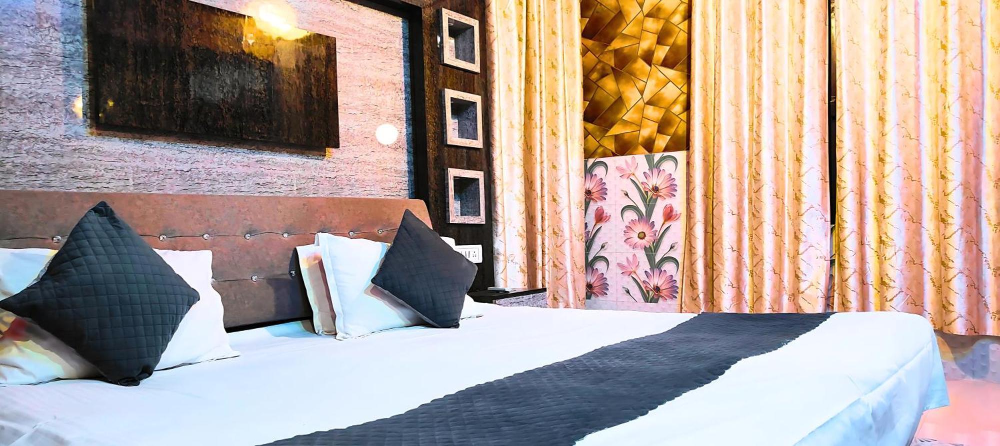 Ramayana Grand Hotel Ayodhya Buitenkant foto