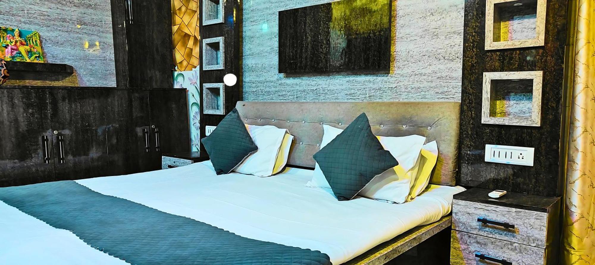 Ramayana Grand Hotel Ayodhya Buitenkant foto