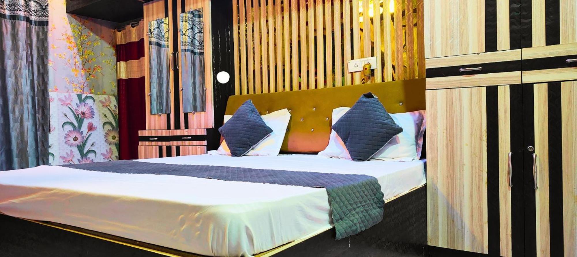 Ramayana Grand Hotel Ayodhya Buitenkant foto