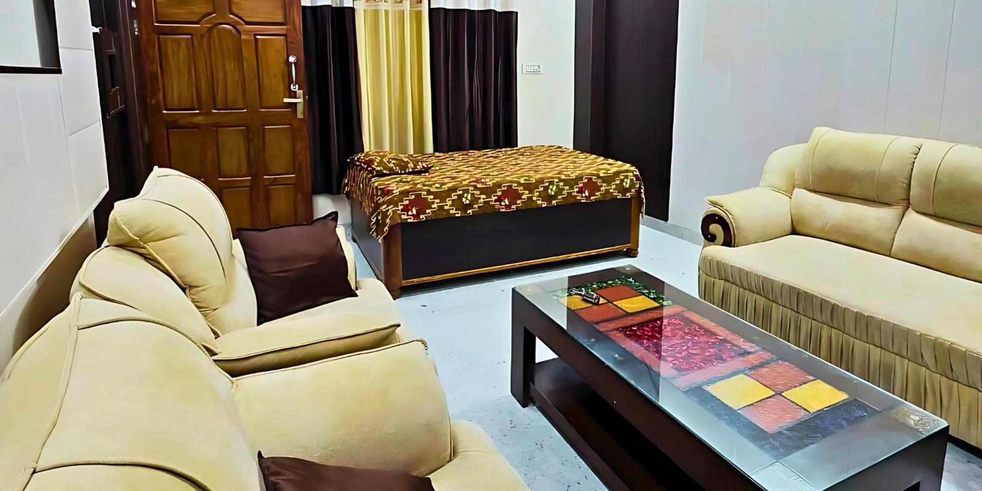 Ramayana Grand Hotel Ayodhya Buitenkant foto